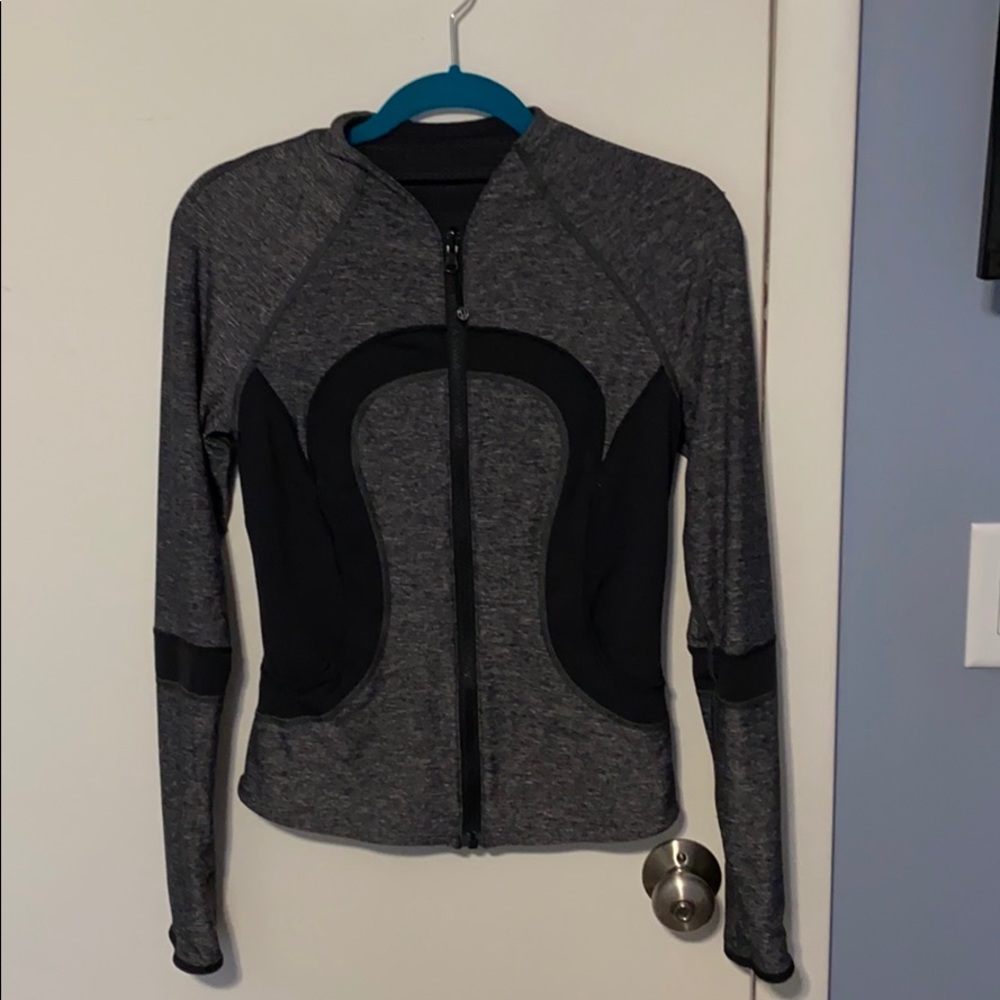 Lululemon zip up, thumb slit, & inside pockets